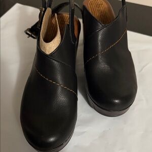 BOC womens side 6 clogs